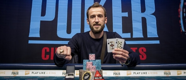 Jakub Oliva vítězí v Main Eventu WSOPC, bere prsten i €215,350