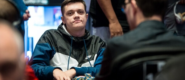 Druhý den Mini Main Eventu WSOPE si zahraje 6 českých hráčů