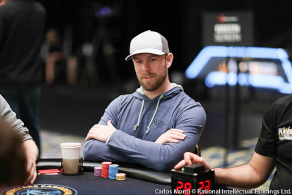 Seth Davies vede finalisty bahamského Super High Roller Bowlu