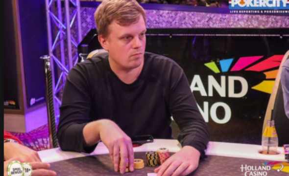 Vojta Růžička chipleaduje po 1. dni High Rolleru Master Classics of Poker