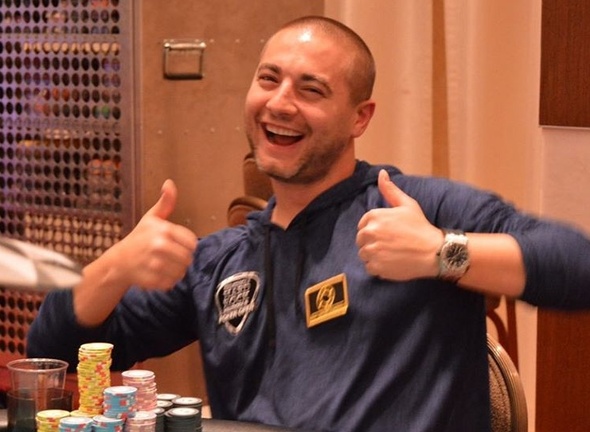 Chance Kornuth má pro strach uděláno a postaví se v heads-up bitvě proti Philu Galfondovi.