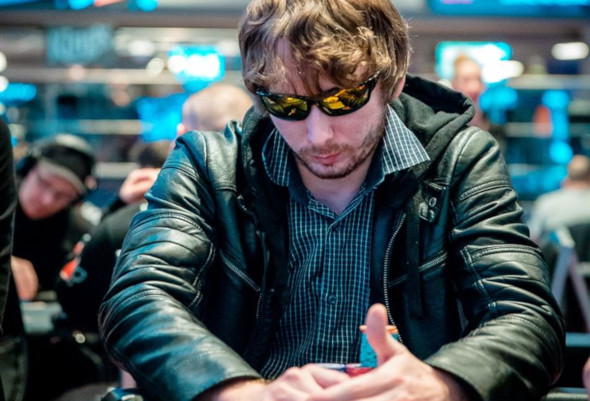 WSOPC FiftyStack: Radek Honl a Miroslav Heliš postupují ze dne 1A