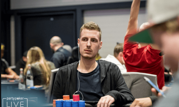 Jan Mach vede české postupující v Mini WPTDeepStacks