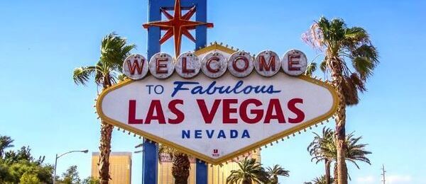 V Las Vegas zpřísňují opatření, v kasinech se šíří koronavirus