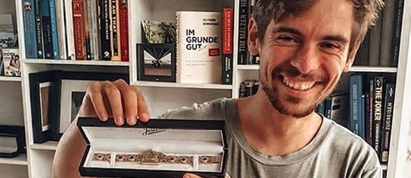 Fedor Holz nabízí $1,000 na hodinu soupeři v heads-upu.