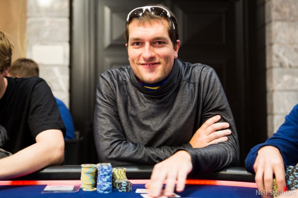 Miroslav Forman slaví životní trefu, šampion SCOOP 2021 Sunday Millionu získal $200 tisíc