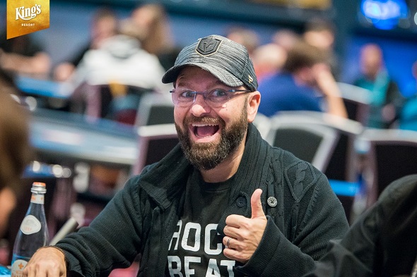 Daniel Negreanu dnes vyzve Phila Hellmutha ve třetím kole pořadu High Stakes Duel