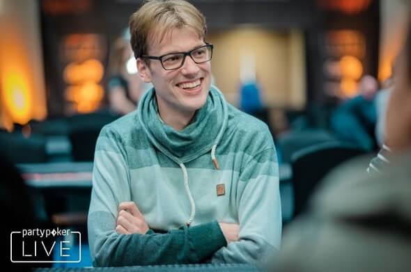 Christoph Vogelsang se usadil v čele World Cup of Cards Main Eventu