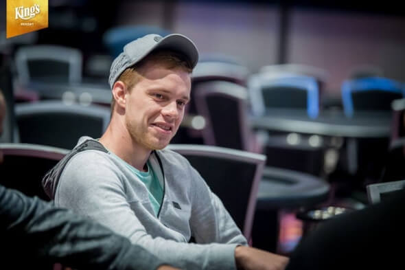 Sebastián Kos vede české hráče do druhého dne Euro Poker Million