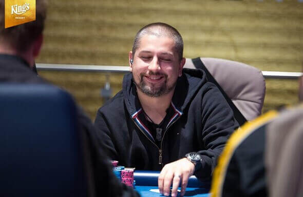 Vladimír Křížek a další dva Češi prošli úvodním flightem WSOPC Mini Main Eventu