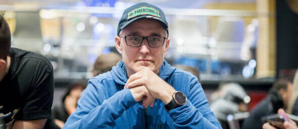 Jaromír Háněl vede české postupující z pátečních flighů WSOPC Monsterstacku