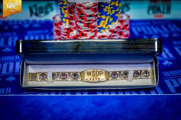 V King's Casinu Rozvadov si v listopadu 2021 zahrajete o zlaté náramky z WSOPE