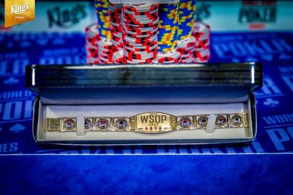 V King's Casinu Rozvadov si v listopadu 2021 zahrajete o zlaté náramky z WSOPE