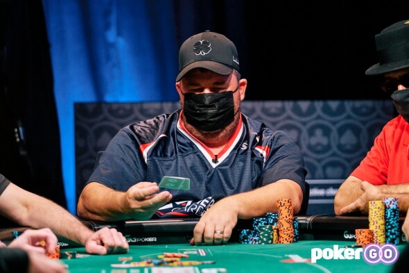 Chris Moneymaker postupuje do třetího dne Main Eventu WSOP 2021 jako jeden z chipleaderů