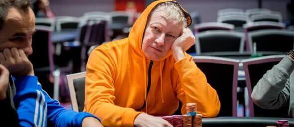 Jiří Zdražil se v King's spolu s Michalem Zgabajem umístil v top 10 úvodního flightu Main Eventu listopadových German Poker Days