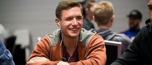 Roman Hrabec postupuje do pátého dne Main Eventu WSOP 2021