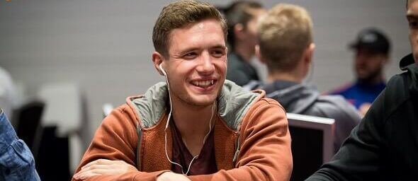 Roman Hrabec v Main Eventu World Series of Poker 2021 obsadil 72. příčku, nejúspěšnější Čech získává $95,700