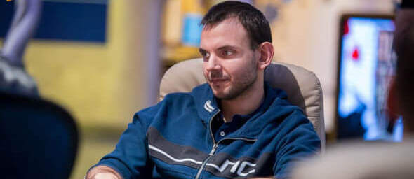 Karel Mokrý si v Las Vegas zahrál u finálového stolu 6-Handed Pot-Limit Omaha eventu. Vyhrál $39,688 za 6. místo