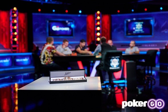 Finálový stůl na WSOP 2021. Karel Mokrý si u něj zahrál v $3,000 Pot Limit Omaha 6-Handed