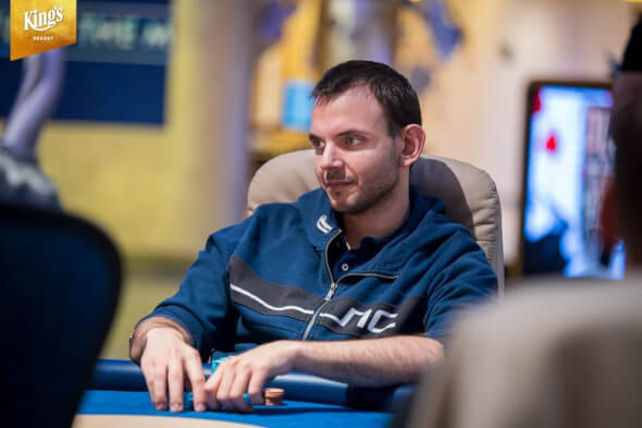 Karel Mokrý si v Las Vegas zahrál u finálového stolu 6-Handed Pot-Limit Omaha eventu. Vyhrál $39,688 za 6. místo