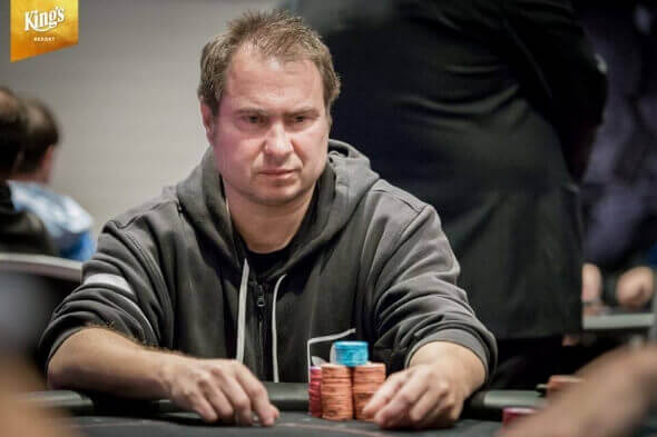 Jarda Peter prošel úvodním flightem náramkového WSOPE Pot-Limit Omaha 8-Maxu