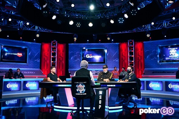 Jeremy Ausmus, Phil Hellmuth a Daniel Negreanu ve finále PLO High Rolleru na WSOP 2021. Takové bylo i konečné pořadí