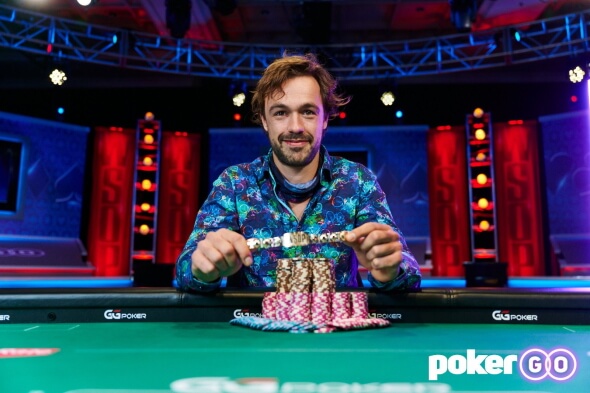 Ole Schemion na WSOP 2021 vyhrál první zlatý náramek v kariéře