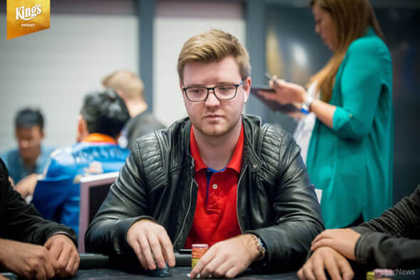 Vojta Škalák si opět zahrál u finálového stolu partypoker The Grand, v lednu 2022 zde obsadil páté místo