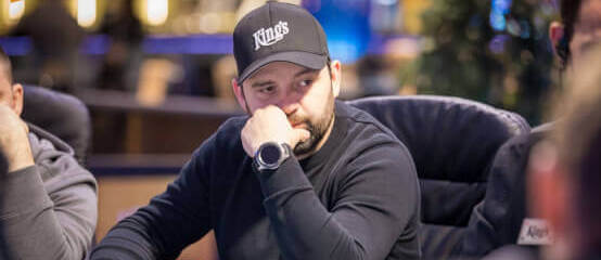 Petr Kuběnka vede sedm českých hráčů, kteří v King's Resortu postoupili ze dnů 1C a 1D Mini Main Eventu WSOPC
