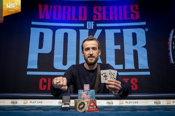 Jakub Oliva se v roce 2019 stal šampionem Main Eventu WSOP Circuit. Další edice turnaje v King's Resortu garantuje €1.000.000