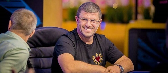 Leon Tsoukernik hraje cash game nejen v King's Resortu. Na online scéně usiloval o výhru rekordního potu $1,8 milionu