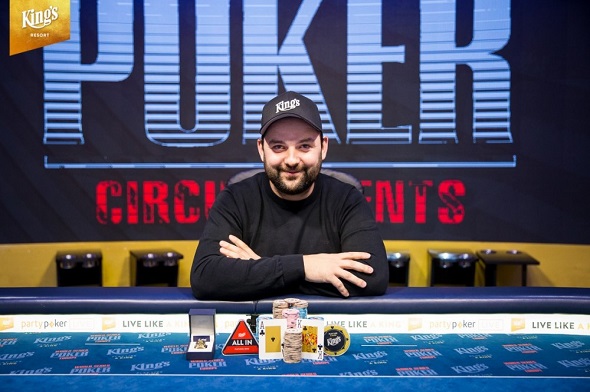 Petr Kuběnka v lednu 2022 rozšiřuje sbírku svých pokerových trofejí, na Synot Tip Pokeru se stal šampionem rekordního online vydání Main Eventu České Pokerové Tour