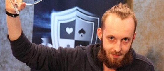 Sledujte Dana Felgra a jeho live stream nedělní session na herně partypoker