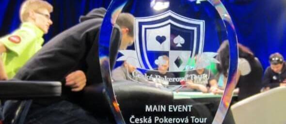 Trofej pro vítěze České Pokerové Tour. Dnes na online herně Synot Tip Poker poznáme dalšího šampiona Main Eventu ČPT 