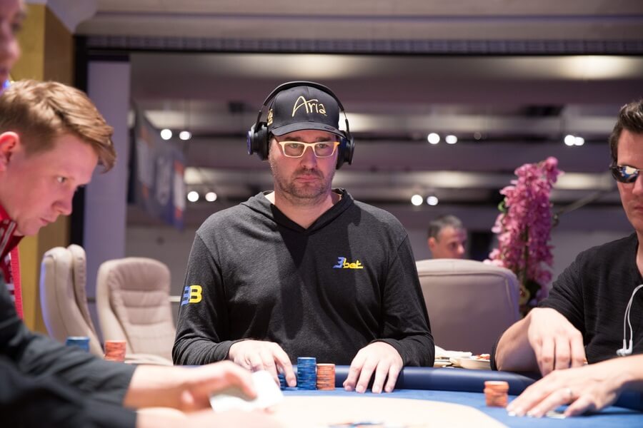 Na tento pokerový týden nebude Phil Hellmuth vzpomínat v dobrém