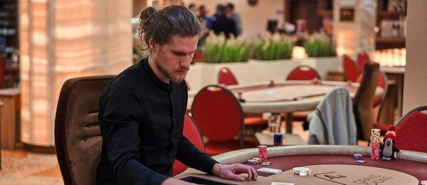 Pokerové stoly v Aši byly tentokrát nakloněny Vadimu Kondratyukovi, jenž opanoval Thursday Night event