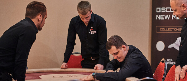pokertable-as.jpg