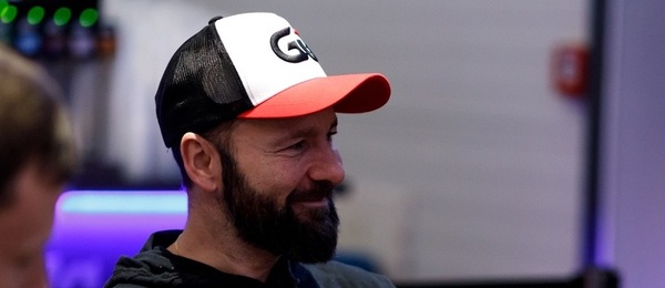 Daniel Negreanu je jako správný Kanaďan zapálený hockey guy