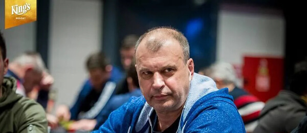 Petr Rychlý postupuje v Main Eventu Prague Poker Festival