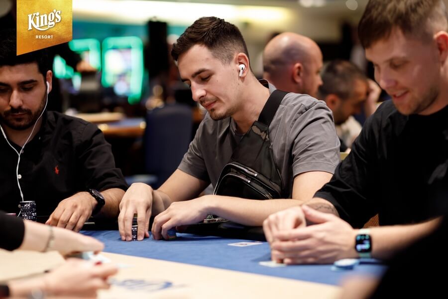 Patrik Žídek se blýsknul na televizním stole WSOP Main Eventu