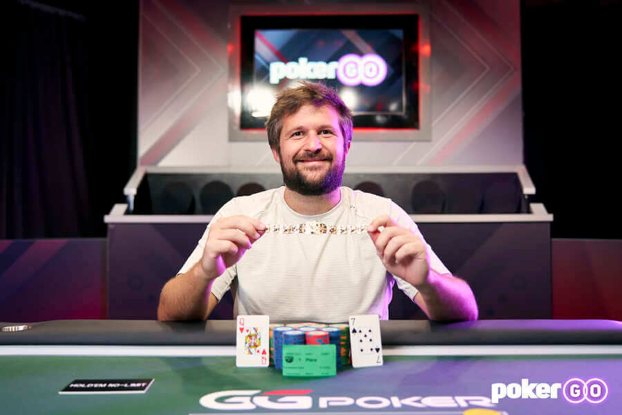 Chad Eveslage ve WSOP na PokerGo.com