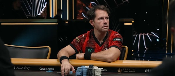 Daniel Cates chipleaderem $125K NLH Main Eventu na londýnské Triton Series