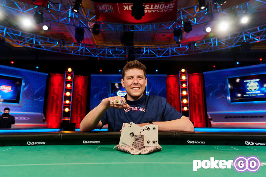 Ari Engel během WSOP 2021 na PokerGO.com