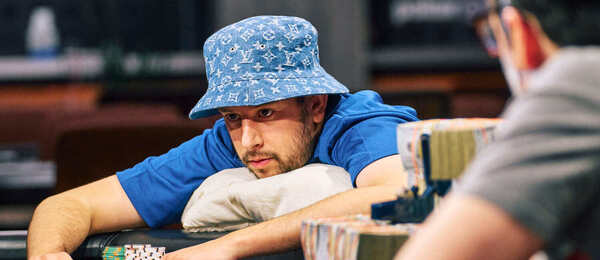 Jared Bleznick hraje Super High Roller Bowl PLO na PokerGo.com