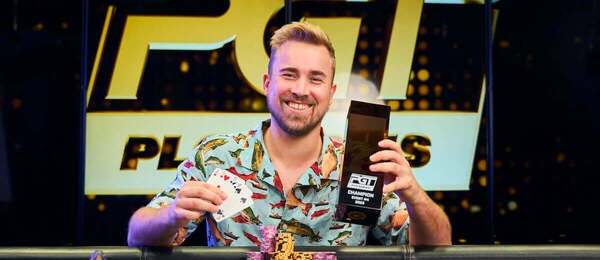 Adam Hendrix během PGT PLO Series II na PokerGO.com