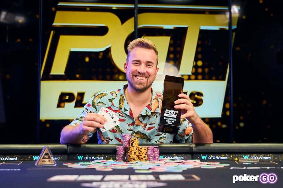 Adam Hendrix během PGT PLO Series II na PokerGO.com