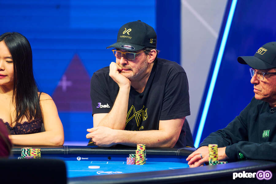 Phil Hellmuth v No Gamble No Future na PokerGo.com