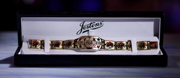 Devátý zlatý bracelet z WSOPE 2023 se stal kořistí Švéda Tobiase Garpa v Mystery Bounty eventu