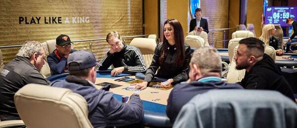 Skill Poker Master Main Event v King’s eviduje už deset českých postupů do nedělního Day 2