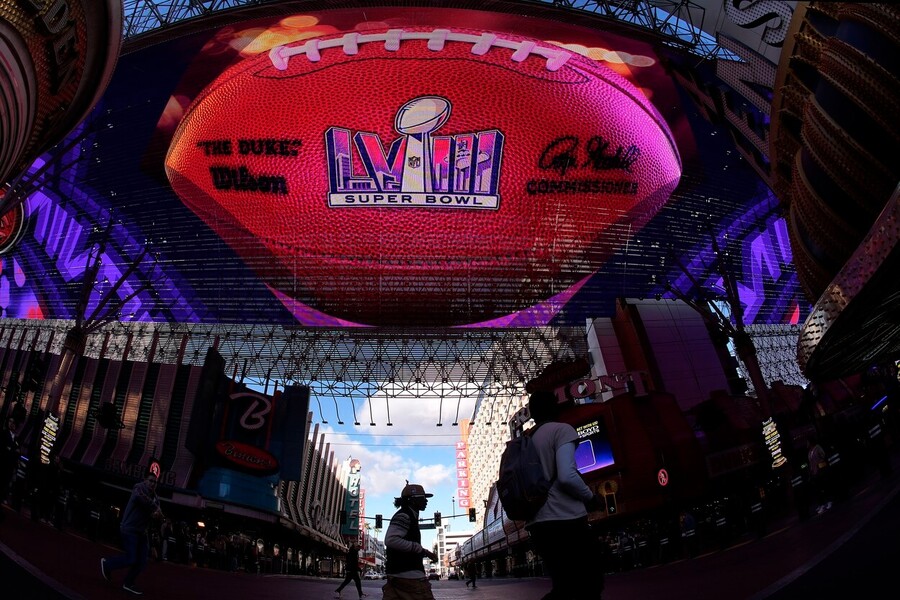 Dnešní Super Bowl 2024 svedl proti sobě týmy Kansas City Chiefs a San Francisco 49ers